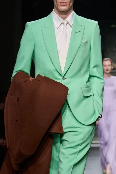 Look 66